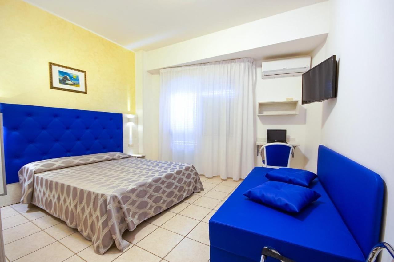 Hotel Haus Charlotte San Benedetto del Tronto Exteriör bild